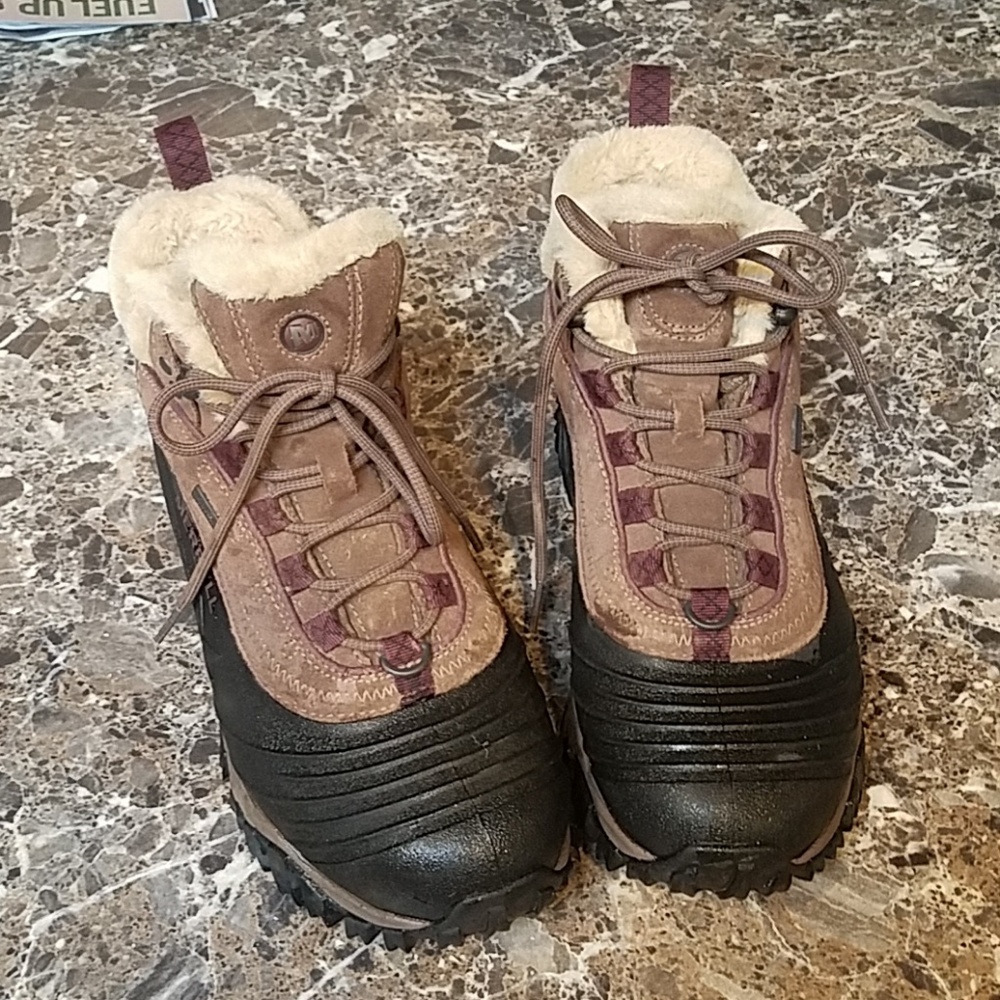 MERRELL Winter boots womens size 9